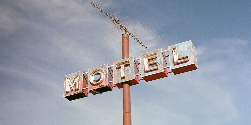 量子密钥分发网络：从原理到实战，构建牢不可破的下一代通信安全体系